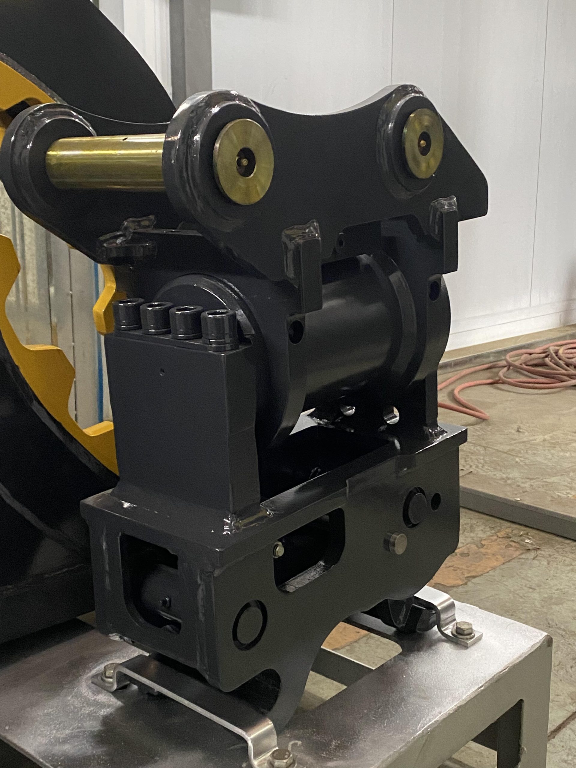 Tilting Quick Coupler - Image 3