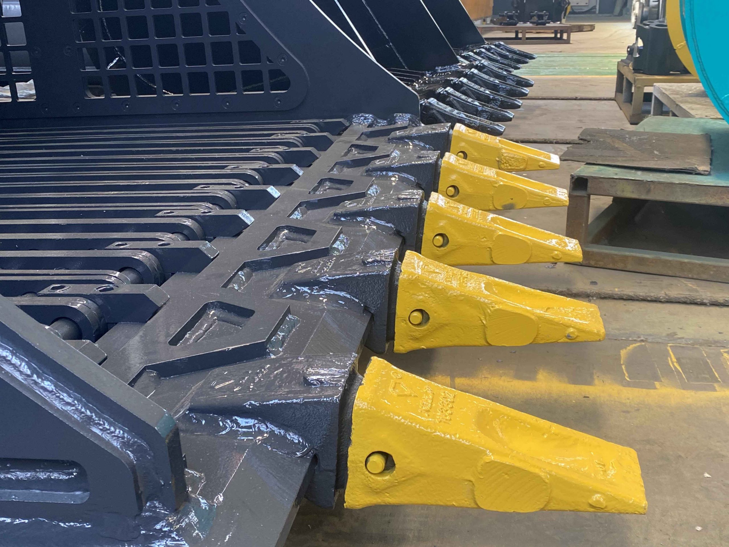 Vibrating Screening Bucket - Image 3